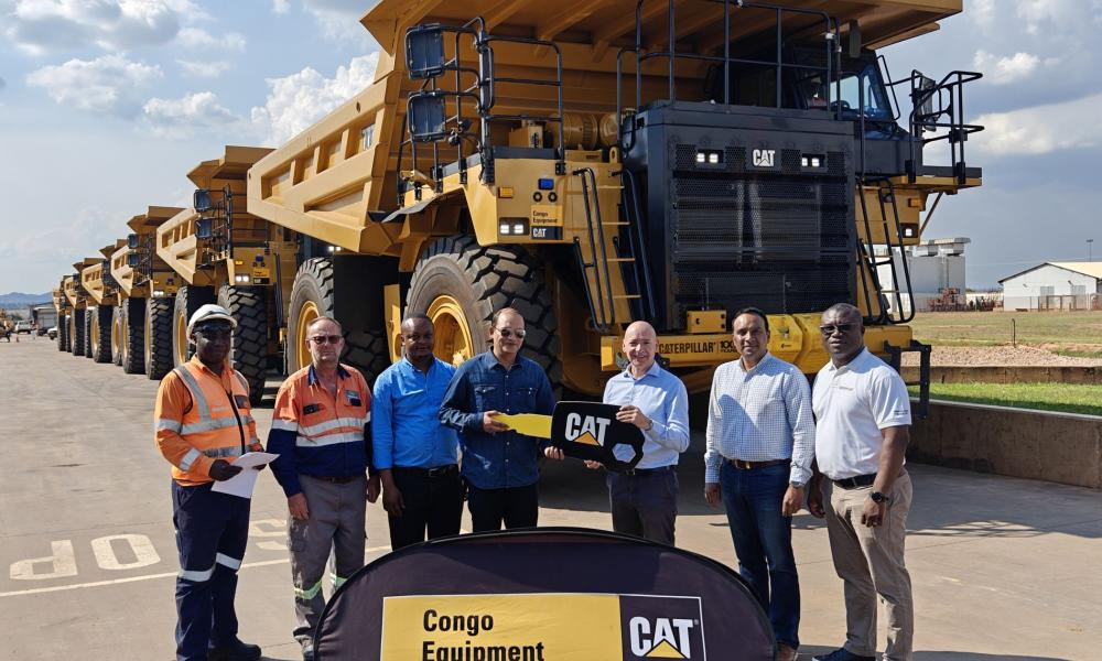 Livraison de 6 Tombereaux CAT® 777